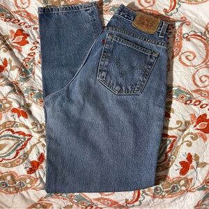 Levi’s 550 relaxed fit tapered leg mom jeans 8